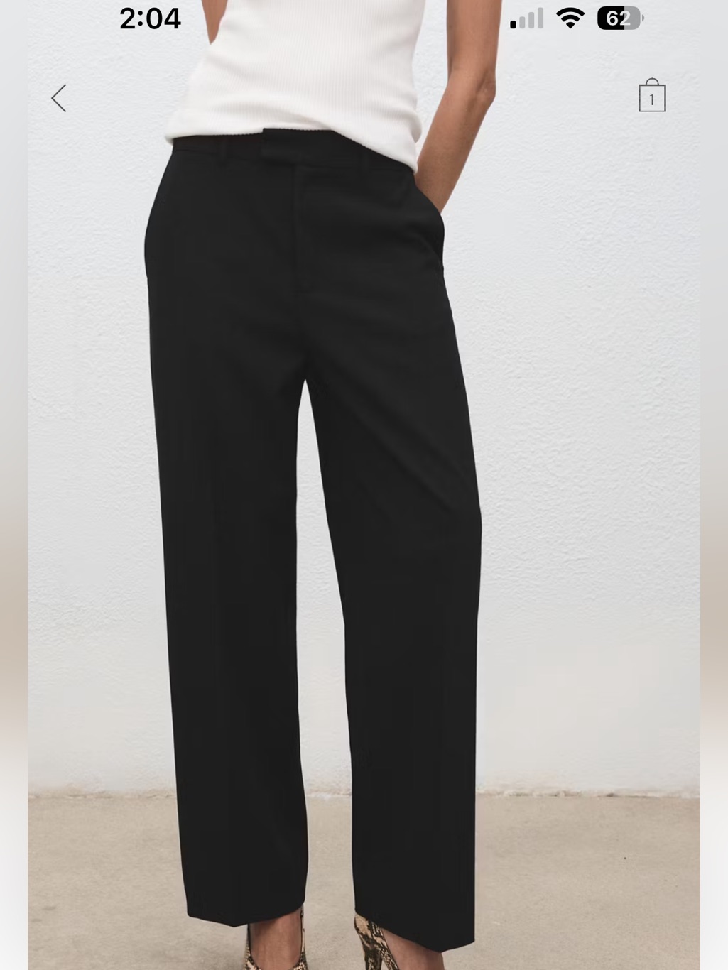 Mid-Rise Cropped Straight Leg Dress Pants. Black Size 4. New